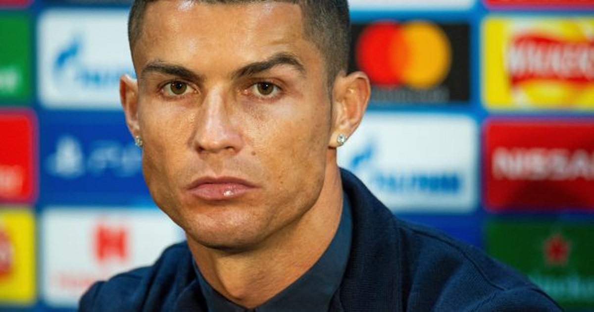 Đố vui: Cristiano Ronaldo đáng sợ như thế nào? | Bóng Đá