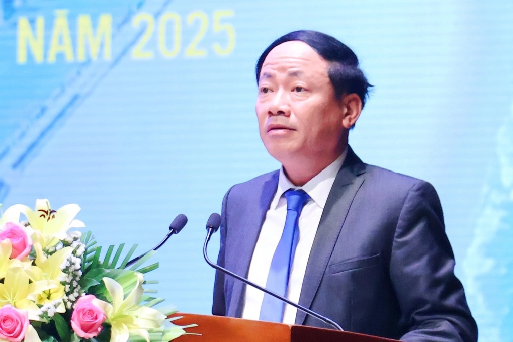 Chủ tịch Bình Định: Làm hết việc, không làm hết giờ - 1 Chủ tịch Bình Định: Làm hết việc, không làm hết giờ - 1
