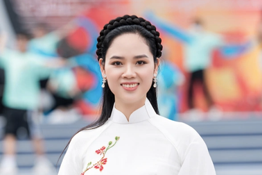 Hoa hậu Mai Phương: Đi du học Anh, an phận làm công chức