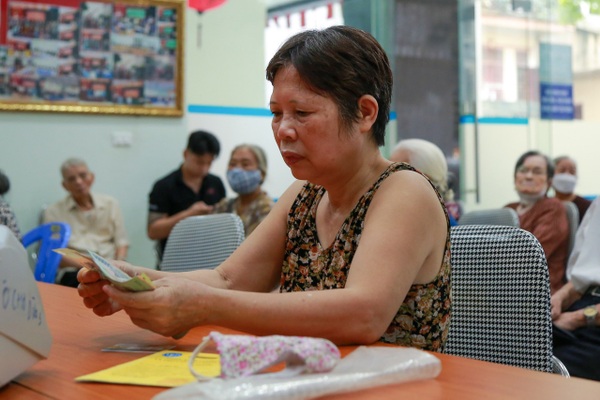 Hạ thời gian đóng bảo hiểm xã hội phải chấp nhận lương hưu giảm