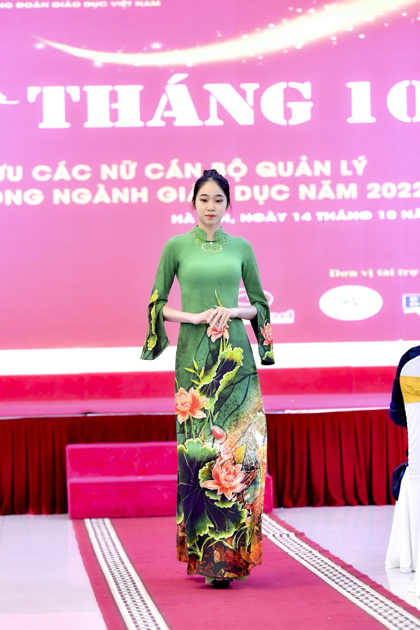 NTK Đỗ Trịnh Hoài Nam Phụ nữ dáng chuẩn chưa chắc đã mặc áo dài đẹp