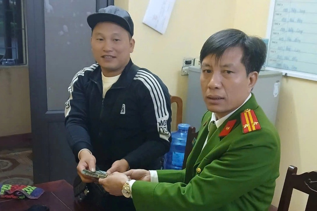Cụ bà 81 tuổi bất ngờ khi mình có tài khoản và nhận được hơn 100 triệu đồng - 2 Cụ bà 81 tuổi bất ngờ khi mình có tài khoản và nhận được hơn 100 triệu đồng - 2