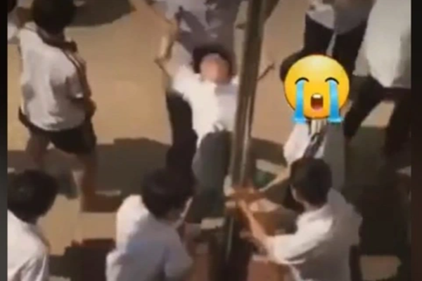 Vụ nam sinh bị bạn thúc vùng kín vào cột: Phê bình hiệu trưởng, chủ tịch xã