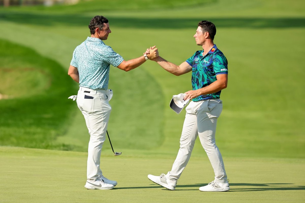 Viktor Hovland chiến thắng ấn tượng tại BMW Championship 2023 Báo Dân trí