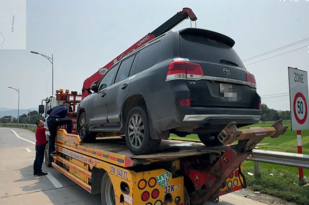 Nhiều học sinh vi phạm luật giao thông bị CSGT Hà Nội xử lý - 5 Nhiều học sinh vi phạm luật giao thông bị CSGT Hà Nội xử lý - 5
