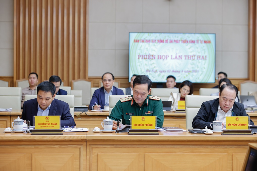 Thủ tướng: Mạnh dạn, tin tưởng giao việc khó cho tư nhân - 3 Thủ tướng: Mạnh dạn, tin tưởng giao việc khó cho tư nhân - 3