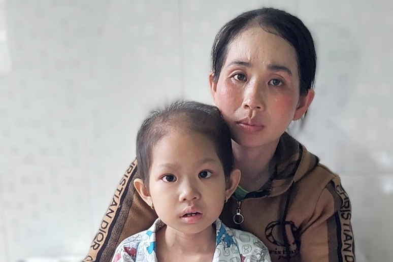 Con gái đầu đuối nước, con gái út u não, người mẹ đơn thân cầu xin cứu giúp