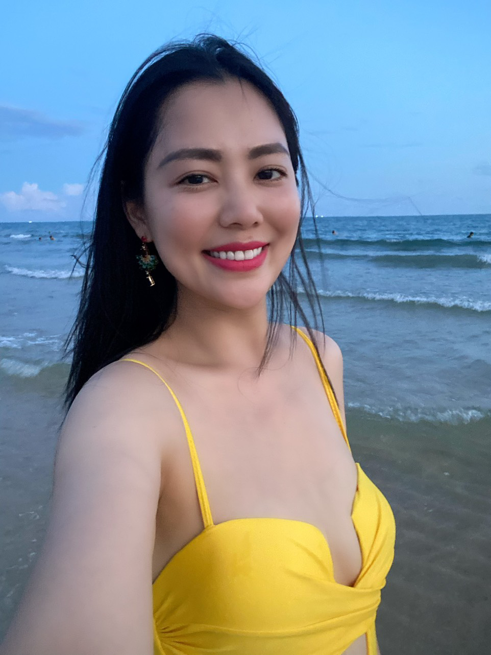 Thu Hiền phim Đừng nói khi yêu khoe vóc dáng gợi cảm với bikini Báo