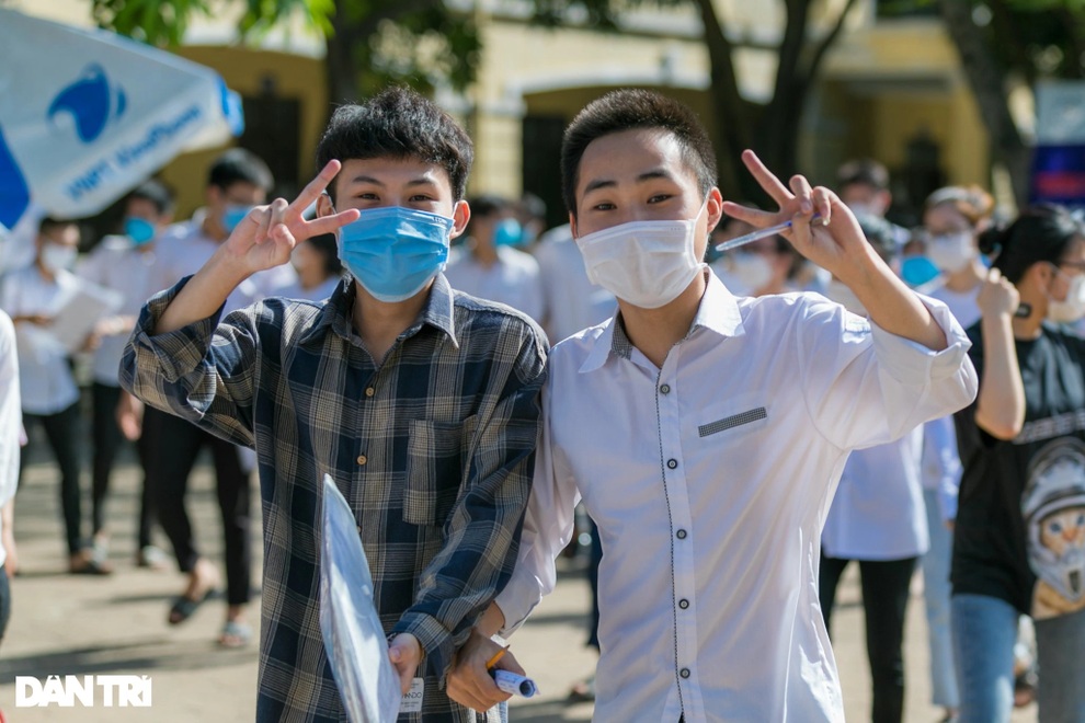 Khoảnh khắc lắng đọng mùa thi - 1 Khoảnh khắc lắng đọng mùa thi - 1