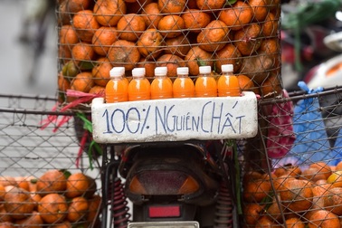 Ăn cam, uống vitamin C phòng dịch Covid-19: Bao nhiêu là đủ?