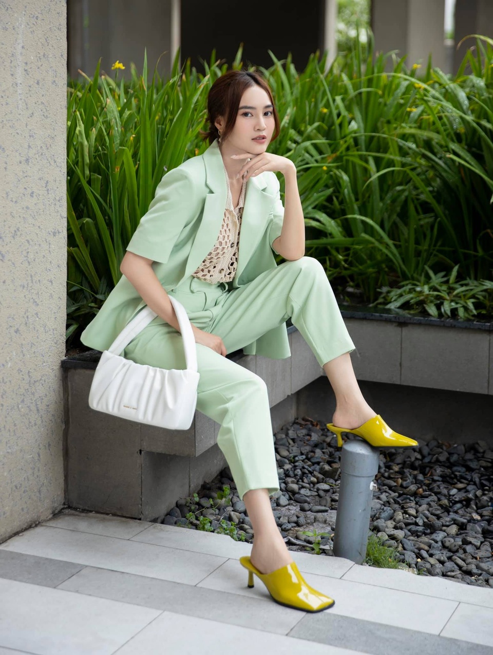 Diễm My 9X, Lan Ngọc hở bạo khoe dáng nhưng không phản cảm - 2 Diễm My 9X, Lan Ngọc hở bạo khoe dáng nhưng không phản cảm - 2