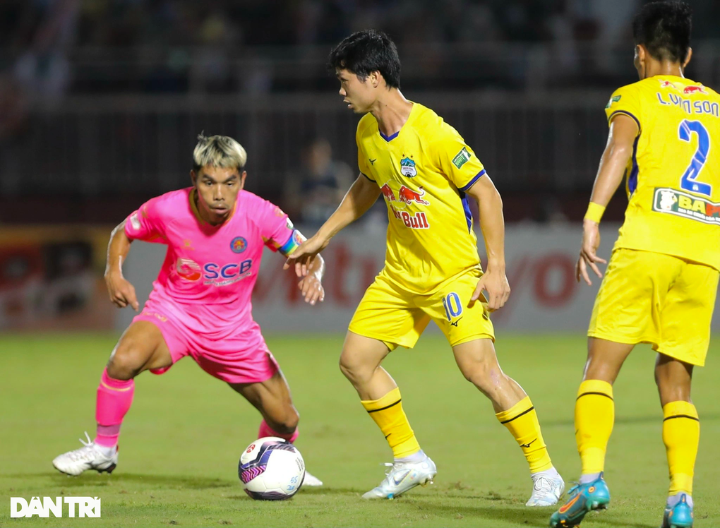 Công Phượng ghi bàn giúp HA Gia Lai đánh bại Sài Gòn FC - 9 Công Phượng ghi bàn giúp HA Gia Lai đánh bại Sài Gòn FC - 9