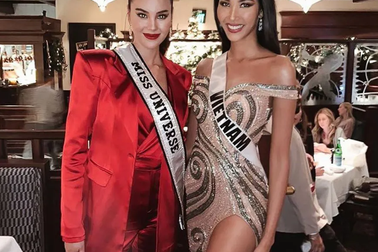 Hoàng Thùy đọ sắc cùng đương kim Hoa hậu Hoàn vũ