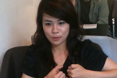 Phiên dịch viên 8X kiêm tư vấn về sinh sản 