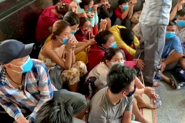 Triệt phá sòng bạc hoạt động công khai giữa mùa Covid-19