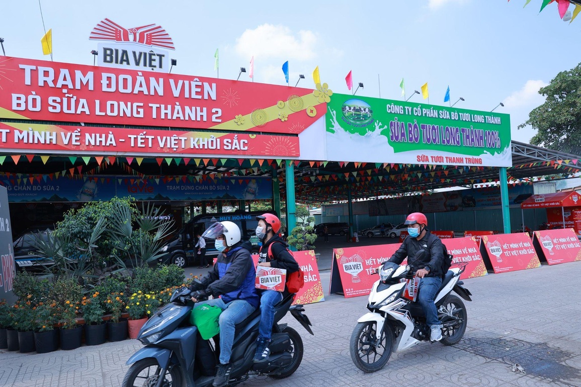 Trạm Đoàn Viên tiếp sức cho hàng nghìn người về nhà đón Tết - 5 Trạm Đoàn Viên tiếp sức cho hàng nghìn người về nhà đón Tết - 5