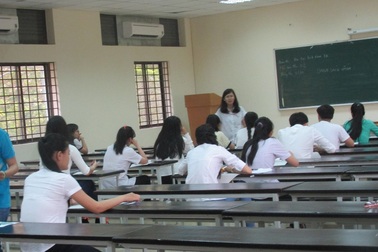 Số thí sinh bị đình chỉ tăng vọt trong buổi thi môn Sử