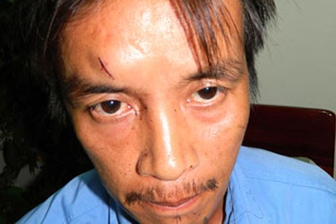 Gây sự với bố vợ, đâm chết anh em cọc chèo