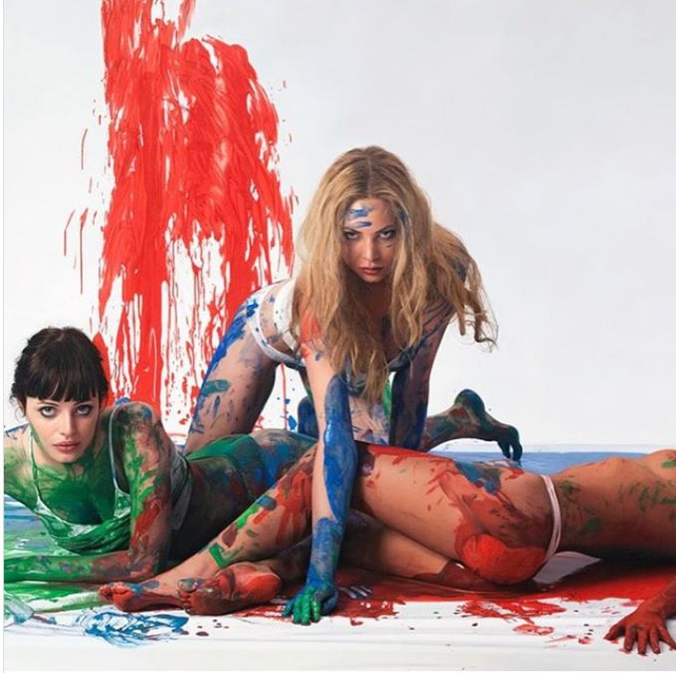 Kinh ngạc những bức tranh chân dung thiếu nữ thật hơn cả... ảnh thực - 6 Kinh ngạc những bức tranh chân dung thiếu nữ thật hơn cả... ảnh thực - 6