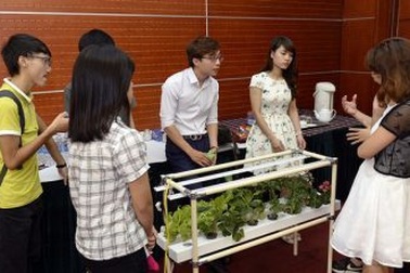 Khoảnh khắc tranh luận kịch tính giữa thí sinh và giám khảo Nhân tài Đất Việt 2016