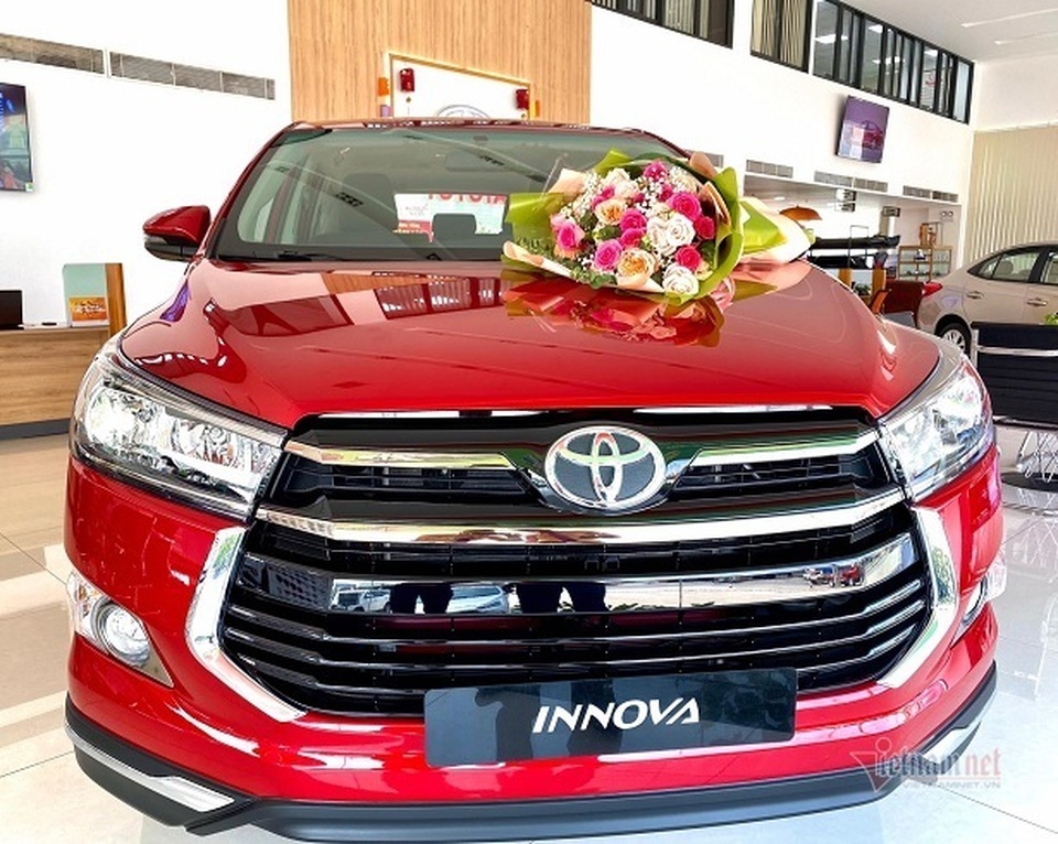 Nhiều xe hot xuống giá liên tiếp, giảm mạnh mỗi ngày, cuộc đua chưa dừng lại - 2 Nhiều xe hot xuống giá liên tiếp, giảm mạnh mỗi ngày, cuộc đua chưa dừng lại - 2