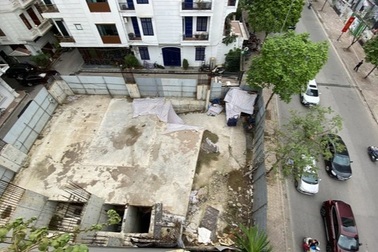 Vụ nhà phố 4 tầng hầm: Bộ Xây dựng đề nghị Hà Nội báo cáo trước ngày 25/6