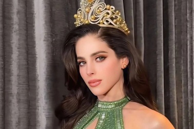 Hết bị khán giả đòi tước vương miện, tân Hoa hậu Hoàn vũ lại bị kiện