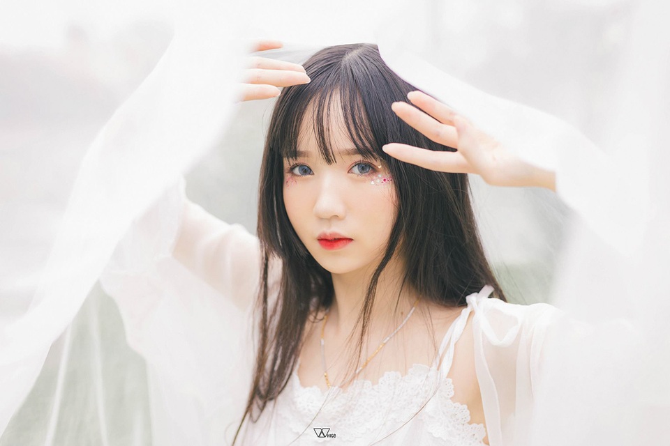 Nữ sinh theo đuổi nét đẹp dị, giành nút Bạc sau 2 tháng làm Youtube - 2 Nữ sinh theo đuổi nét đẹp dị, giành nút Bạc sau 2 tháng làm Youtube - 2
