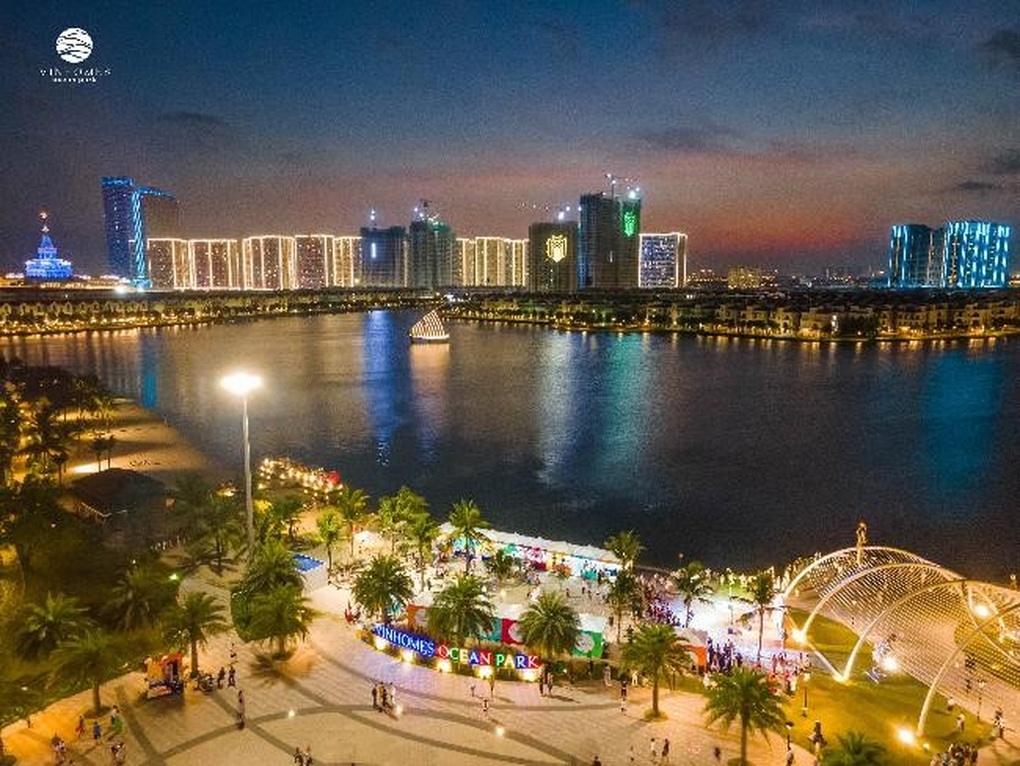 Giới trẻ đổ bộ Quận Ocean tham dự lễ hội Biển - 5 Giới trẻ đổ bộ Quận Ocean tham dự lễ hội Biển - 5