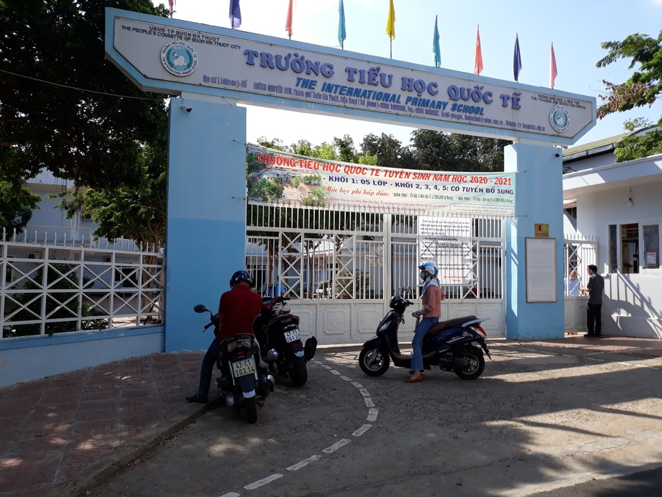 Vụ học sinh lớp 2 trốn khỏi trường: “10 năm mới có 1 lần sơ suất” - 1 Vụ học sinh lớp 2 trốn khỏi trường: “10 năm mới có 1 lần sơ suất” - 1