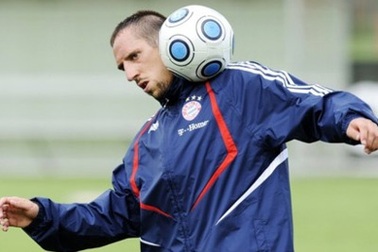 Chelsea “cố đấm ăn xôi” vụ Ribery