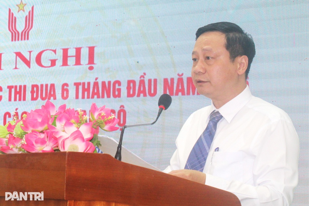 Đảm bảo khen thưởng đúng nguyên tắc thành tích đến đâu, khen đến đó - 2 Đảm bảo khen thưởng đúng nguyên tắc thành tích đến đâu, khen đến đó - 2