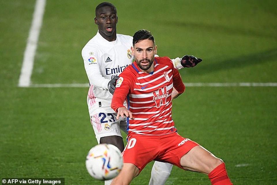Benzema lại thăng hoa, Real Madrid san bằng điểm số với Atletico - 3 Benzema lại thăng hoa, Real Madrid san bằng điểm số với Atletico - 3