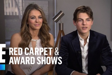 Elizabeth Hurley và Damian trả lời phỏng vấn