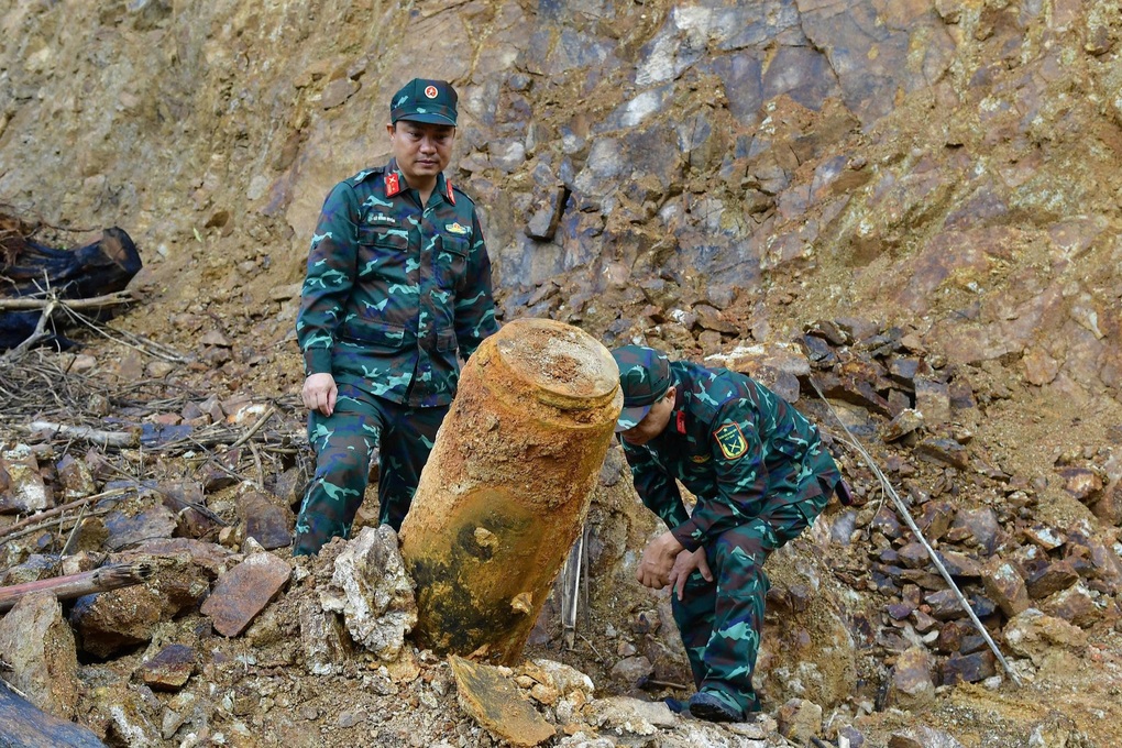 Sơ tán người dân để di dời quả bom MK83 nặng nửa tấn - 1 Sơ tán người dân để di dời quả bom MK83 nặng nửa tấn - 1