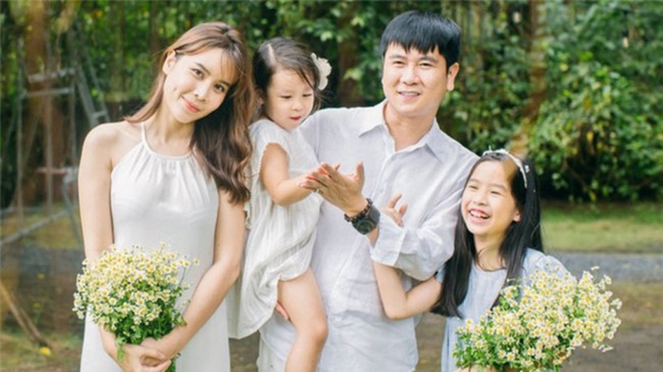 Sao Việt công khai ly hôn năm 2019: người “gương vỡ lại lành”, cặp đấu tố “ồn ào” - 2 Sao Việt công khai ly hôn năm 2019: người “gương vỡ lại lành”, cặp đấu tố “ồn ào” - 2