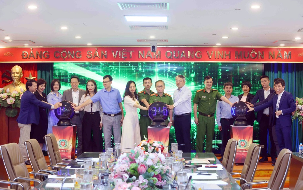Bộ Công an triển khai cổng ký số tập trung trên VNeID - 1 Bộ Công an triển khai cổng ký số tập trung trên VNeID - 1