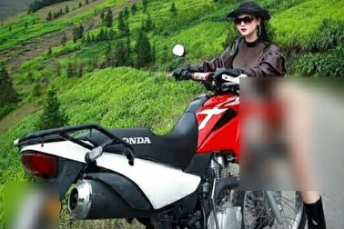 Cô gái chụp ảnh khoe thân phản cảm ở Hà Giang khiến nhiều người phẫn nộ