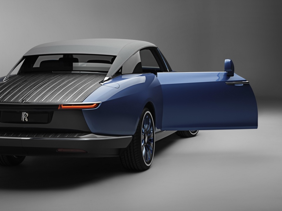 Cận cảnh siêu phẩm mới giá 28 triệu USD của Rolls-Royce - 26 Cận cảnh siêu phẩm mới giá 28 triệu USD của Rolls-Royce - 26