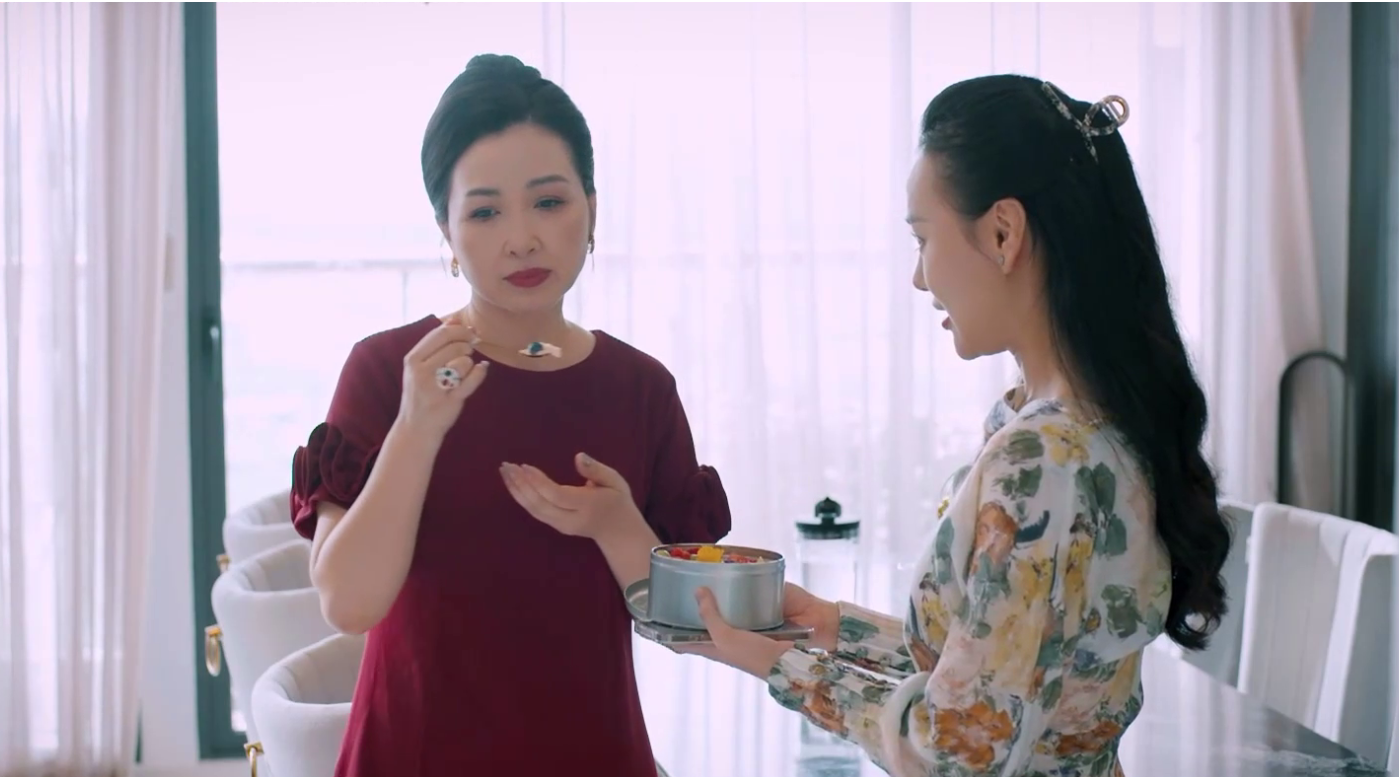 Khánh Huyền tái xuất VTV sau 20 năm, khán giả khen “quá đẹp và sang - 1