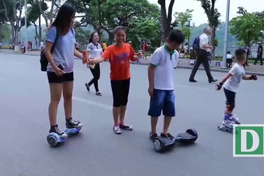 Rộ trào lưu xe điện cân bằng, người dân chủ quan với nguy hiểm rình rập