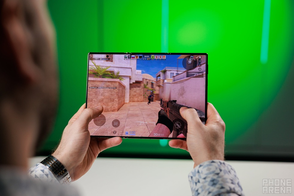 Đánh giá Huawei Mate XT: Điện thoại biến thành máy tính bảng - 12 Đánh giá Huawei Mate XT: Điện thoại biến thành máy tính bảng - 12
