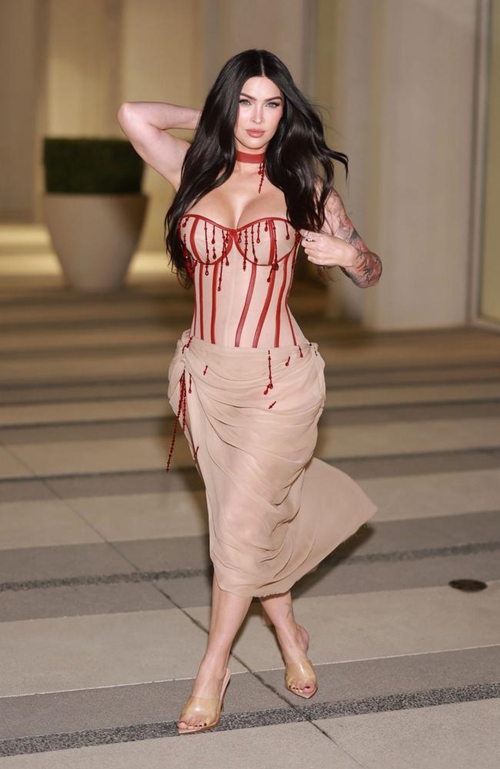 Dáng vóc quyến rũ của biểu tượng gợi cảm Megan Fox sau 4 lần sinh nở - 1 Dáng vóc quyến rũ của biểu tượng gợi cảm Megan Fox sau 4 lần sinh nở - 1