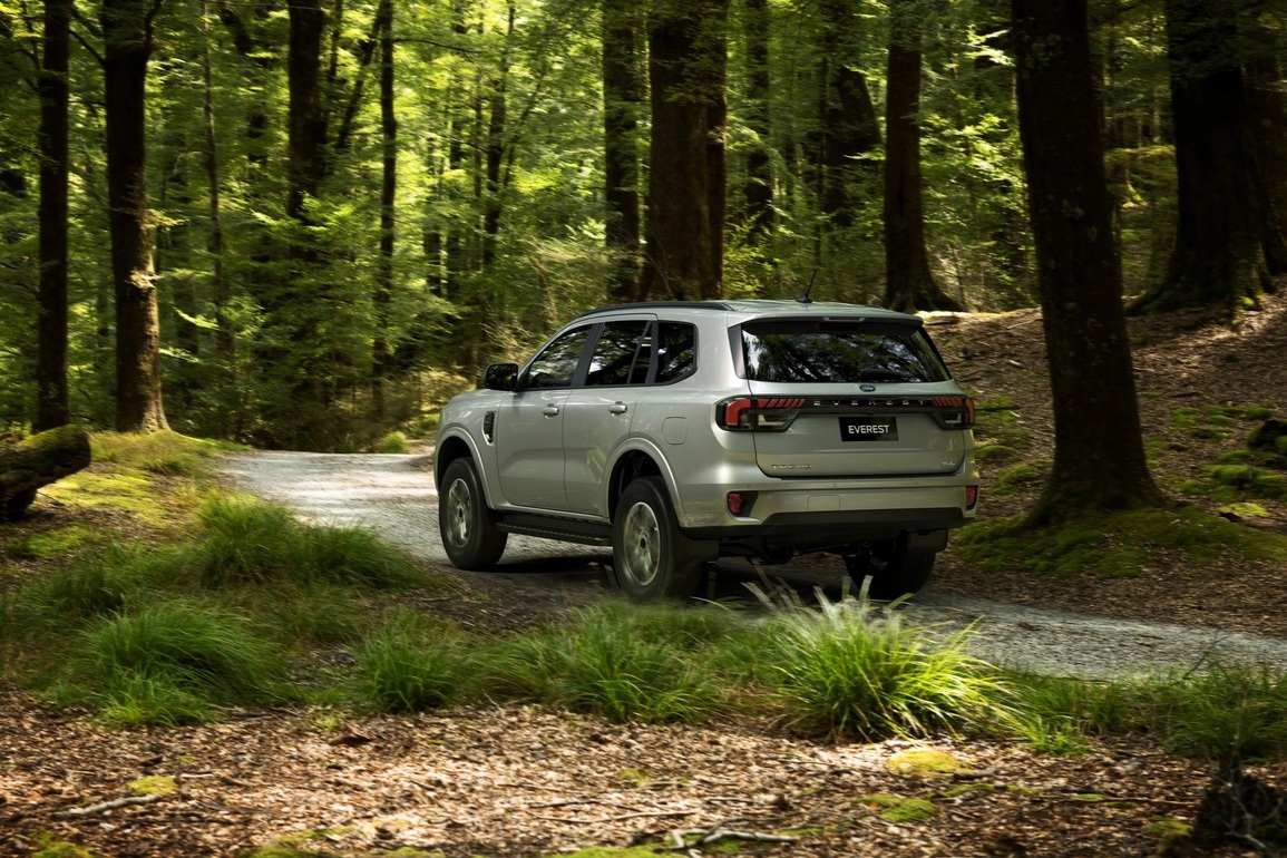 Ford Everest thế hệ mới 2023 ra mắt, tăng áp lực cạnh tranh lên Fortuner - 7 Ford Everest thế hệ mới 2023 ra mắt, tăng áp lực cạnh tranh lên Fortuner - 7