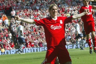 Liverpool “trói chân” Torres thêm 4 năm