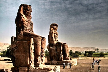 Colossi of Memnon - những pho tượng "biết hát"