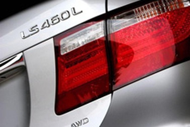 Lexus LS 460 và LS 460 L: Thêm phiên bản AWD