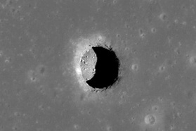 Tìm thấy hang động trên Mặt Trăng có thể làm nơi trú ẩn cho con người