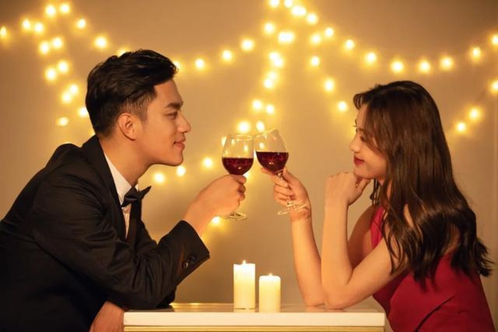 Chàng nhân viên ngân hàng bị lột sạch ví sau buổi hẹn với gái xinh Hà thành - 1 Chàng nhân viên ngân hàng bị lột sạch ví sau buổi hẹn với gái xinh Hà thành - 1