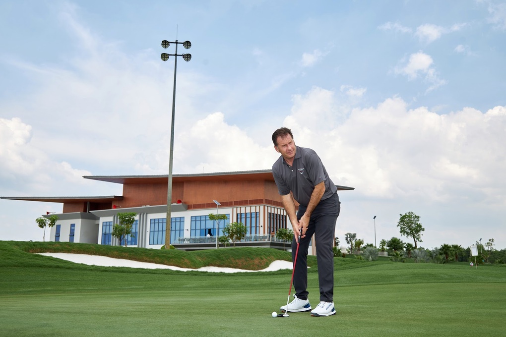 Thương hiệu điện thoại XOR đồng hành cùng loạt giải golf tại Việt Nam - 1 Thương hiệu điện thoại XOR đồng hành cùng loạt giải golf tại Việt Nam - 1
